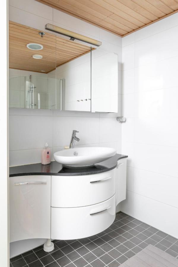2Ndhomes Cozy 1Br Apartment With Balcony By The Central Station ヘルシンキ エクステリア 写真